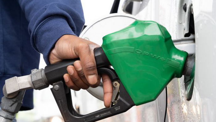 Бензин, дизель и автогаз дешевеют: актуальные цены на АЗС