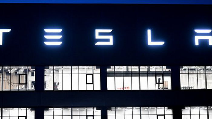 Tesla построит в Китае завод по производству батарей