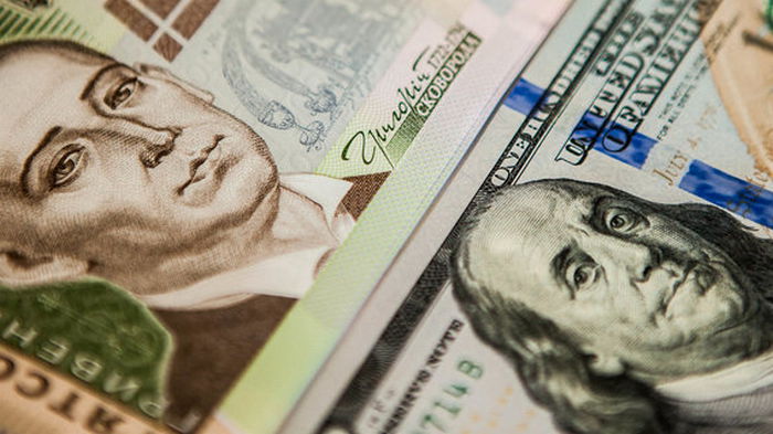 Доллар и евро в банках подешевели