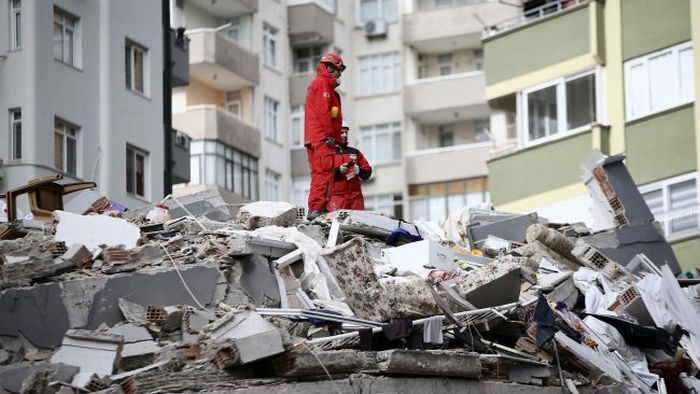 В пострадавших от землетрясений районах Турции пронесся ураган