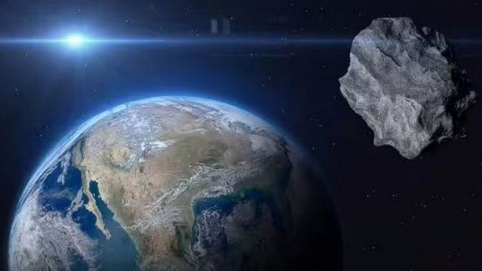 Три футбольных поля несутся со скоростью 62 000 км/час: к Земле приближается крупный астероид