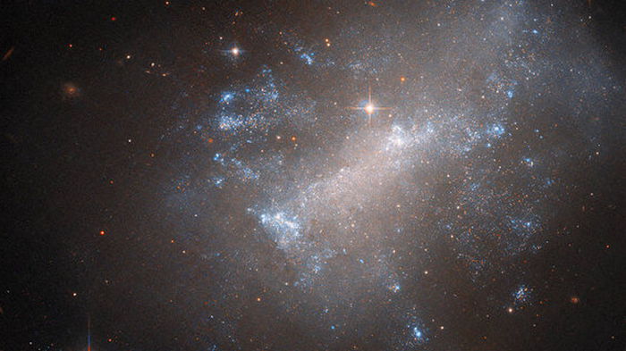 Телескоп Хаббл сделал снимок «неправильной» галактики