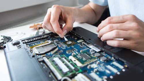 Как почистить ноутбук от пыли: полезные советы для владельцев техники