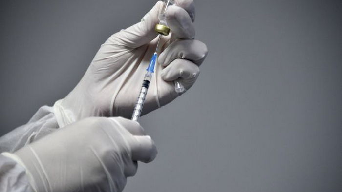 Можно ли заразить других после прививки «живыми» вакцинами: объяснение