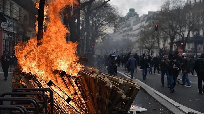 Суд во Франции вынес первые приговоры за участие в массовых беспорядках