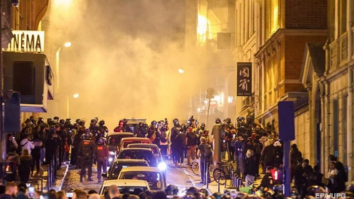 Протесты во Франции: Макрон отменил визит в Германию