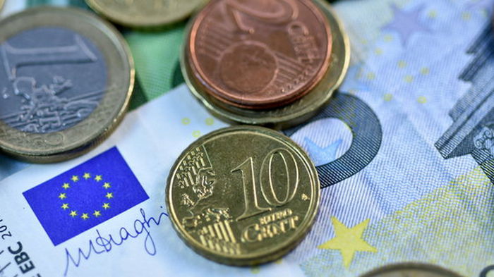 Евро подорожал на 11 копеек. Курс валют НБУ