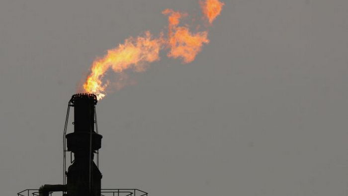 Сколько будут стоить нефть и газ в мире: НБУ обновил прогноз на ближайшие годы