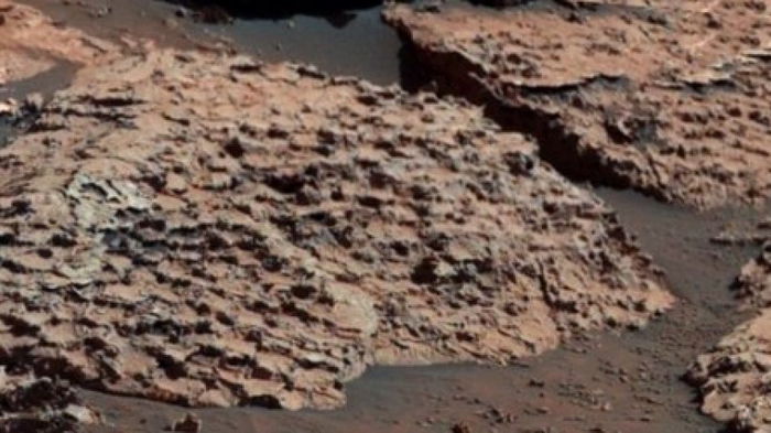 В прошлом Марс был не просто покрыт водой: что показали странные рисунки на Красной планете