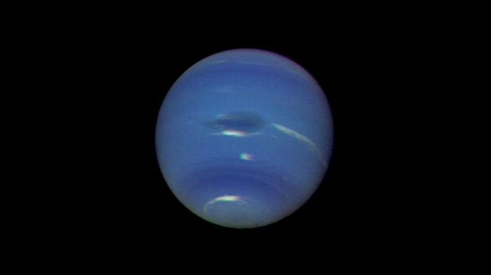 На Нептуне исчезли облака: астрономы выяснили, что же произошло с ледяным гигантом (видео)