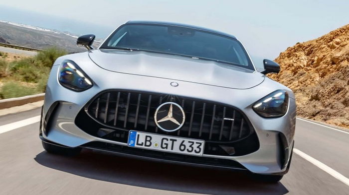 Больше, мощнее, быстрее: презентован новый суперкар Mercedes-AMG GT (видео)