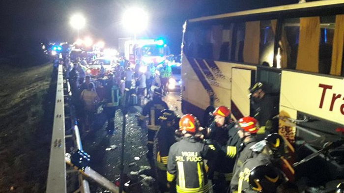 В Италии автобус с украинцами столкнулся с фурой