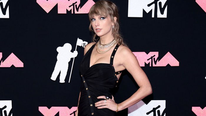 Тейлор Свифт забрала больше всего наград на MTV VMA 2023