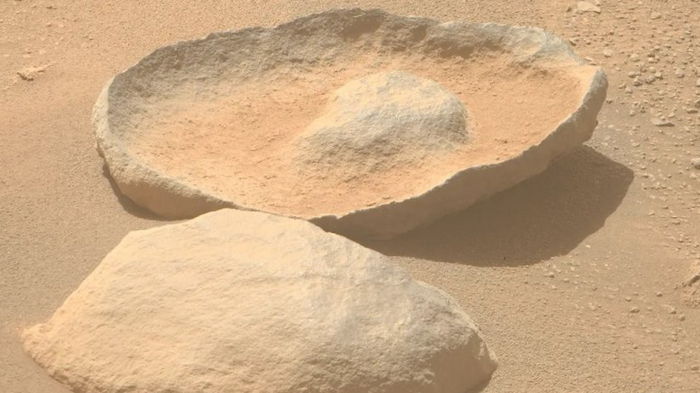 NASA нашло на Марсе две половинки «авокадо» с косточкой
