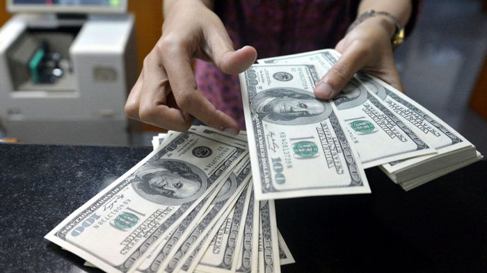НБУ снизил официальный курс доллара: сколько стоит валюта