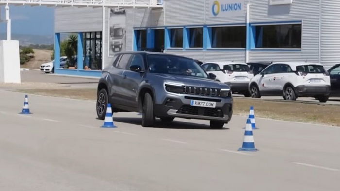 Новейший электрокроссовер Jeep приятно удивил экспертов своей управляемостью (видео)