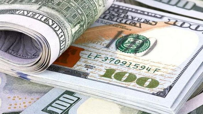 Доллар близок к минимумам за две недели: НБУ снизил курс на 31 октября