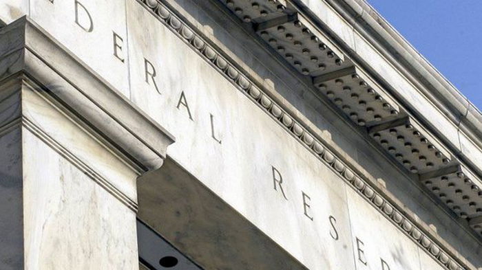 ФРС США второй раз подряд сохранила ключевую ставку на максимальном уровне за 22 года