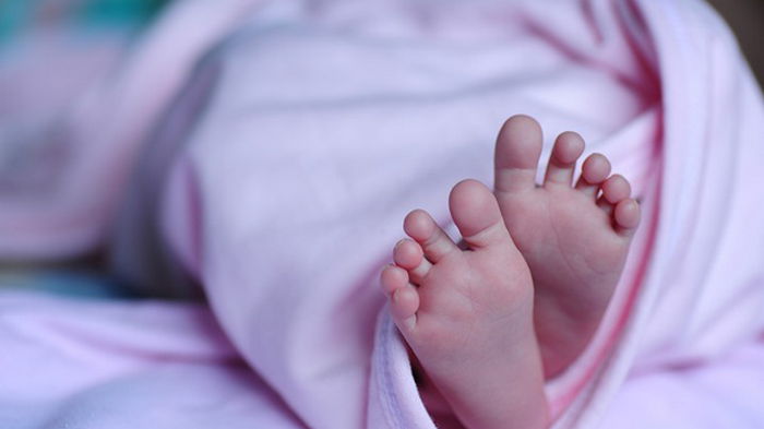 В роддомах надумывают диагнозы новорожденным — Минздрав