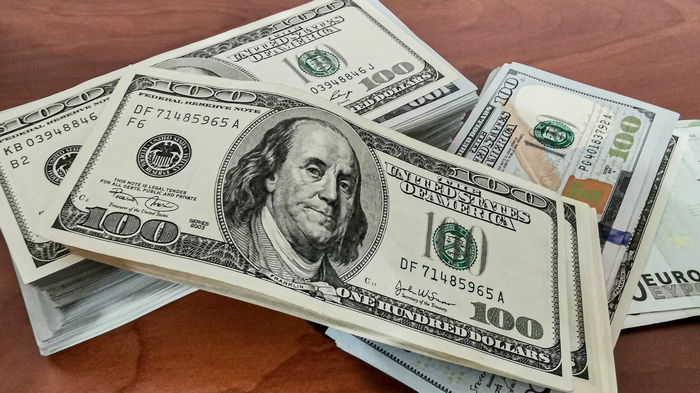 Доллар продолжил падение: официальный курс НБУ на 21 ноября