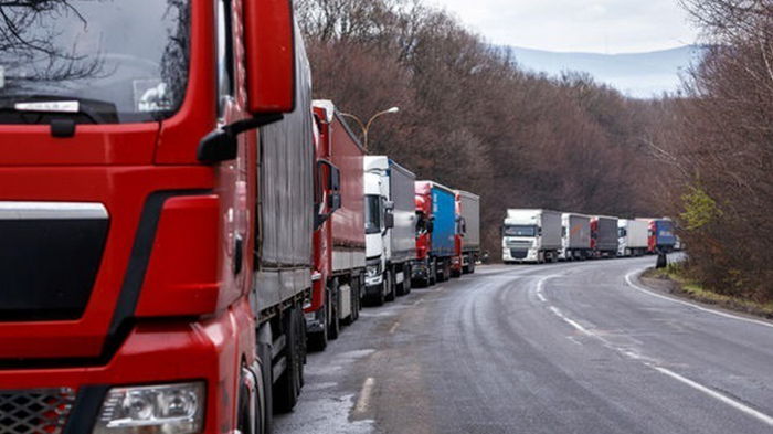 На Закарпатье уменьшились очереди грузовиков на границе