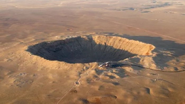 Один из самых известных кратеров на Земле появился в результате особенного удара из космоса