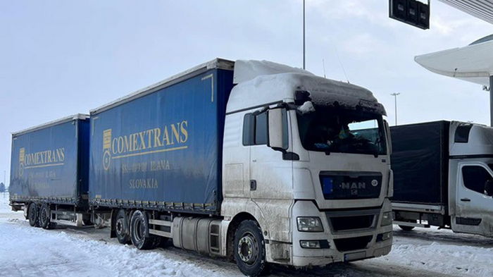 На польско-украинской границе стоят тысячи грузовиков
