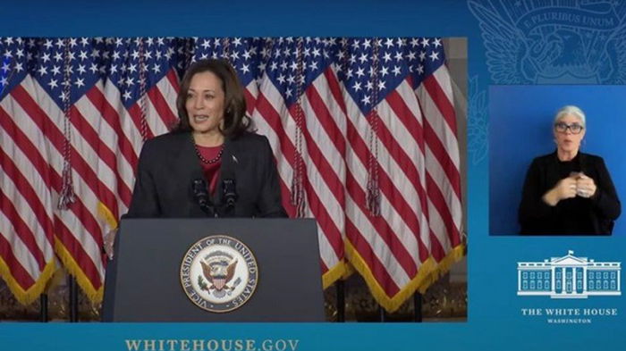 NASA высадит на Луну первого не американца