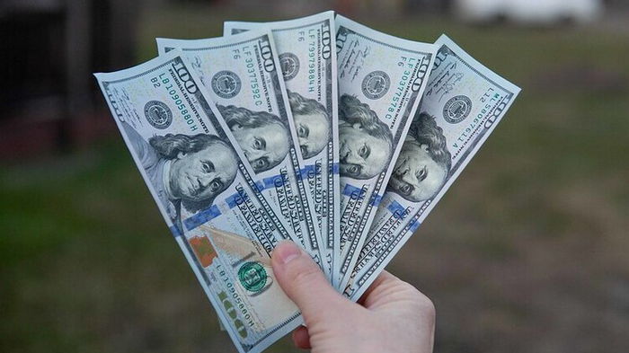 НБУ снова повысил официальный курс доллара