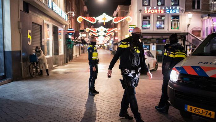 В Нидерландах в новогоднюю ночь произошли массовые беспорядки, арестовали более 200 человек