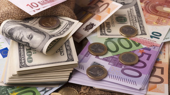 НБУ поднял курс доллара выше 38 гривен до нового максимума