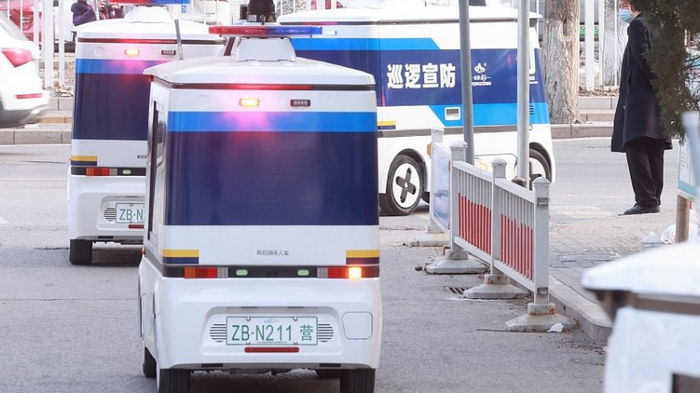 В Китае вышли на патрулирование беспилотные полицейские авто