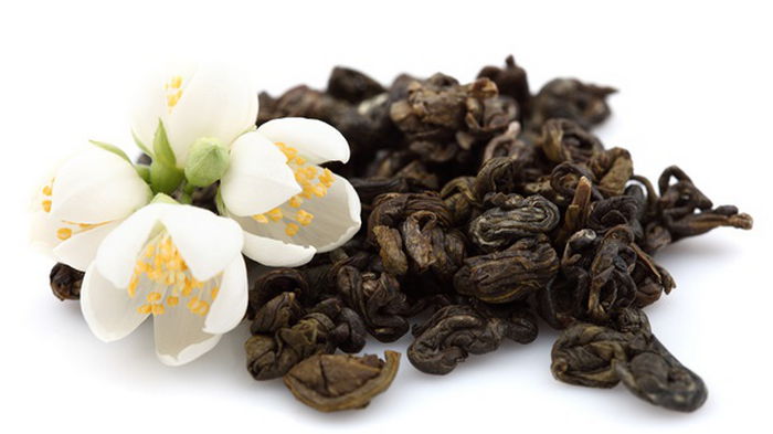 Вызывает паралич и смерть: в Украину завезли опасный чай