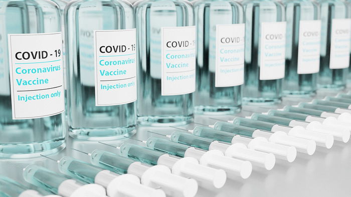 ВОЗ подсчитала, сколько жизней удалось спасти благодаря вакцине от коронавируса