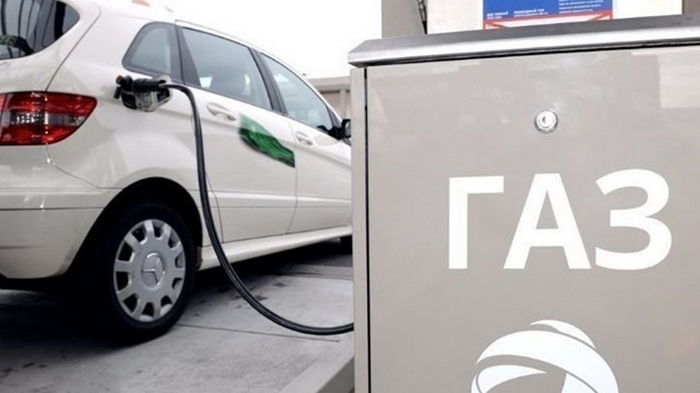 В сетях АЗС автогаз за месяц подешевел почти на 2,5 гривны