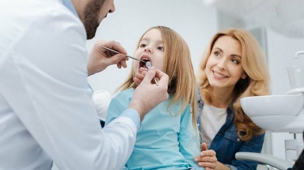 На чем стоит заострить внимание при обращении в детскую стоматологию?