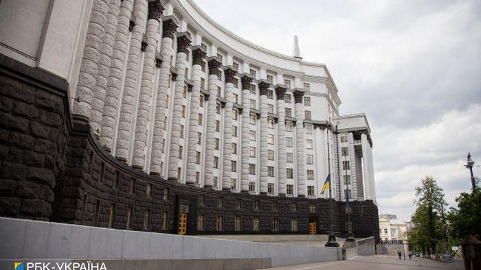 В Украине сократилось количество чиновников: в каких ведомствах их больше всего
