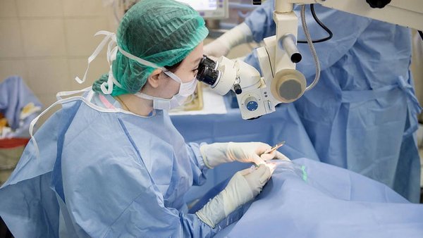 операция по замене хрусталика глаза