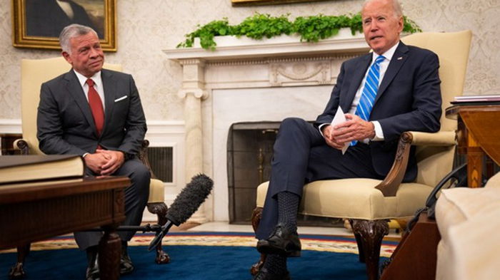 Байден призвал временно прекратить огонь в секторе Газа