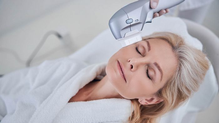 В чем преимущества SMAS-лифтинга: этапы проведения и польза