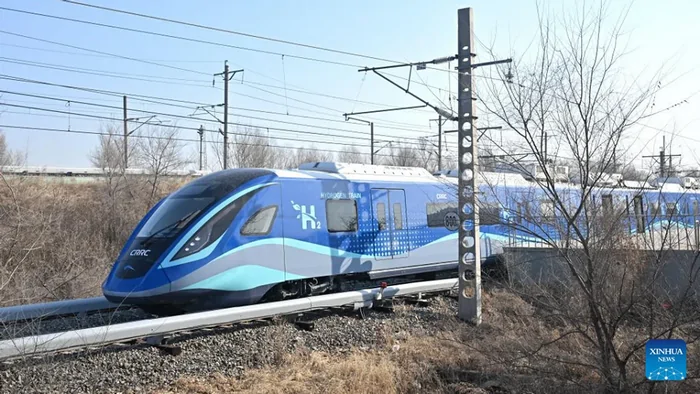 Китай завершил испытание первого городского поезда с водородным двигателем