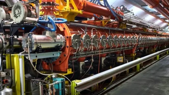 Магнитная аномалия: физики поймали неуловимое 4D-привидение в ускорителе частиц ЦЕРН