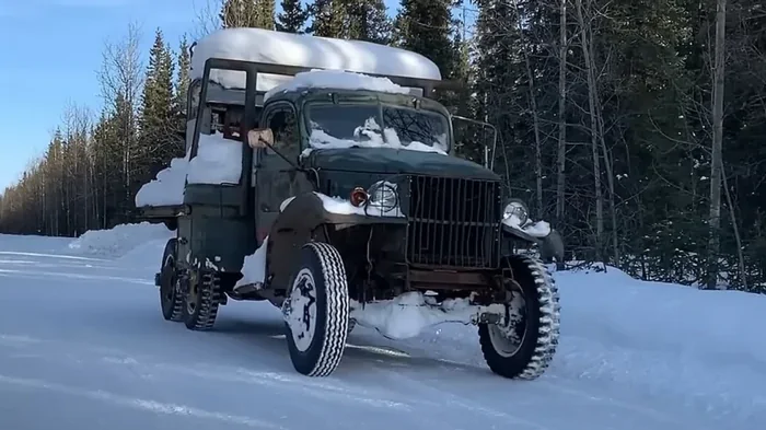 Старый 80-летний грузовик завелся и поехал после 50 лет простоя на морозе (видео)