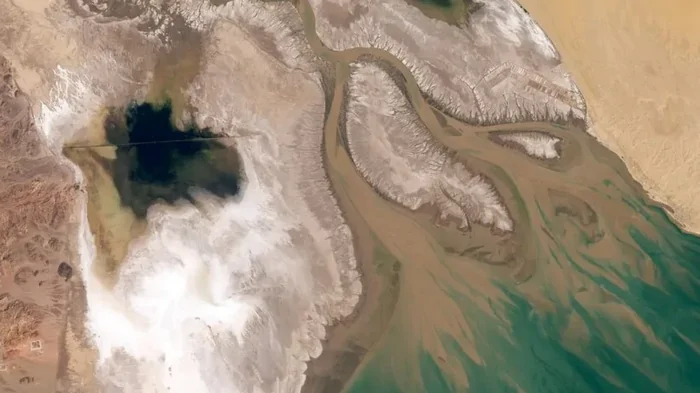 Источник влаги для 40 млн людей исчезает: одна из важнейших рек Земли больше не достигает моря