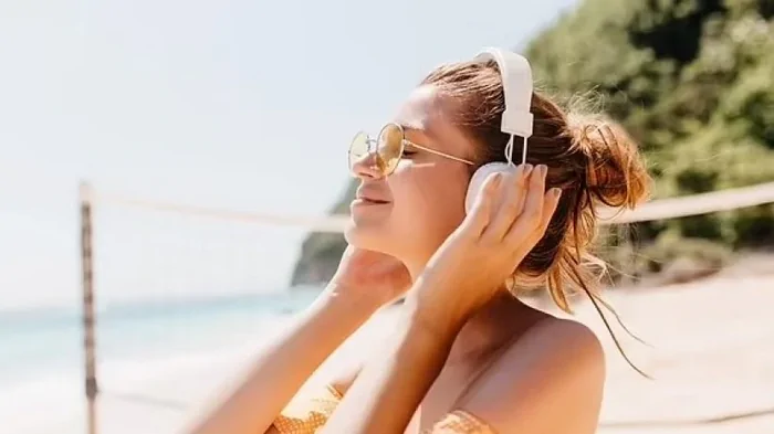 Люди физически ощущают музыку: ученые рассказали, что происходит с нашим телом