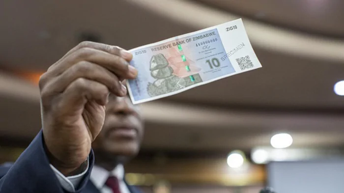 Зимбабве меняет обесцененную национальную валюту