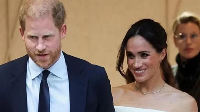 Меган Маркл оконфузилась во время вручения награды принцу Гарри (видео)