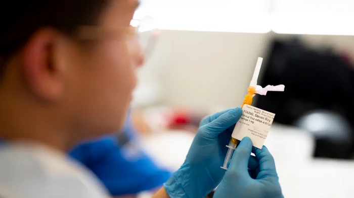 Британские врачи тестируют первую в мире вакцину, которая может вылечить рак кожи