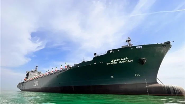 Военный корабль Ирана впервые пересек Экватор
