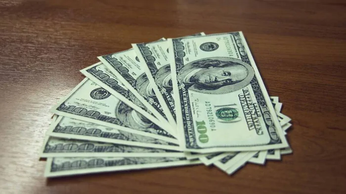 Наличный курс доллара за месяц вырос еще на 70 копеек, — НБУ